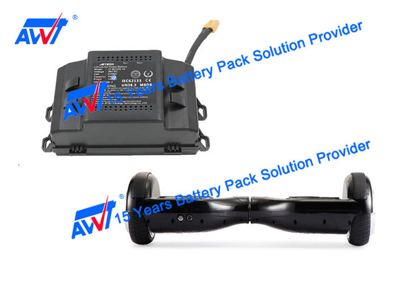 Máy hàn điểm chính xác tự động hai mặt 18650 32650 Động cơ điều khiển 3800-4500 chiếc / giờ