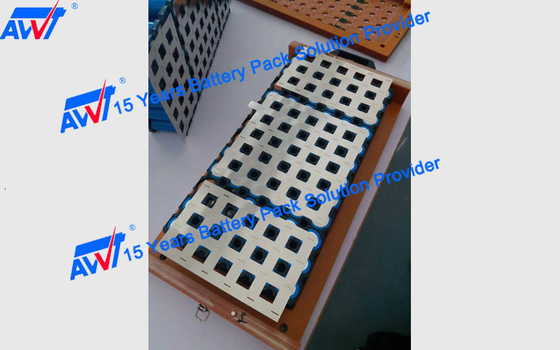 Máy hàn điểm khí nén đôi bên 18650 32650 HDL6030 2800-3500 chiếc / giờ 200V 5000A